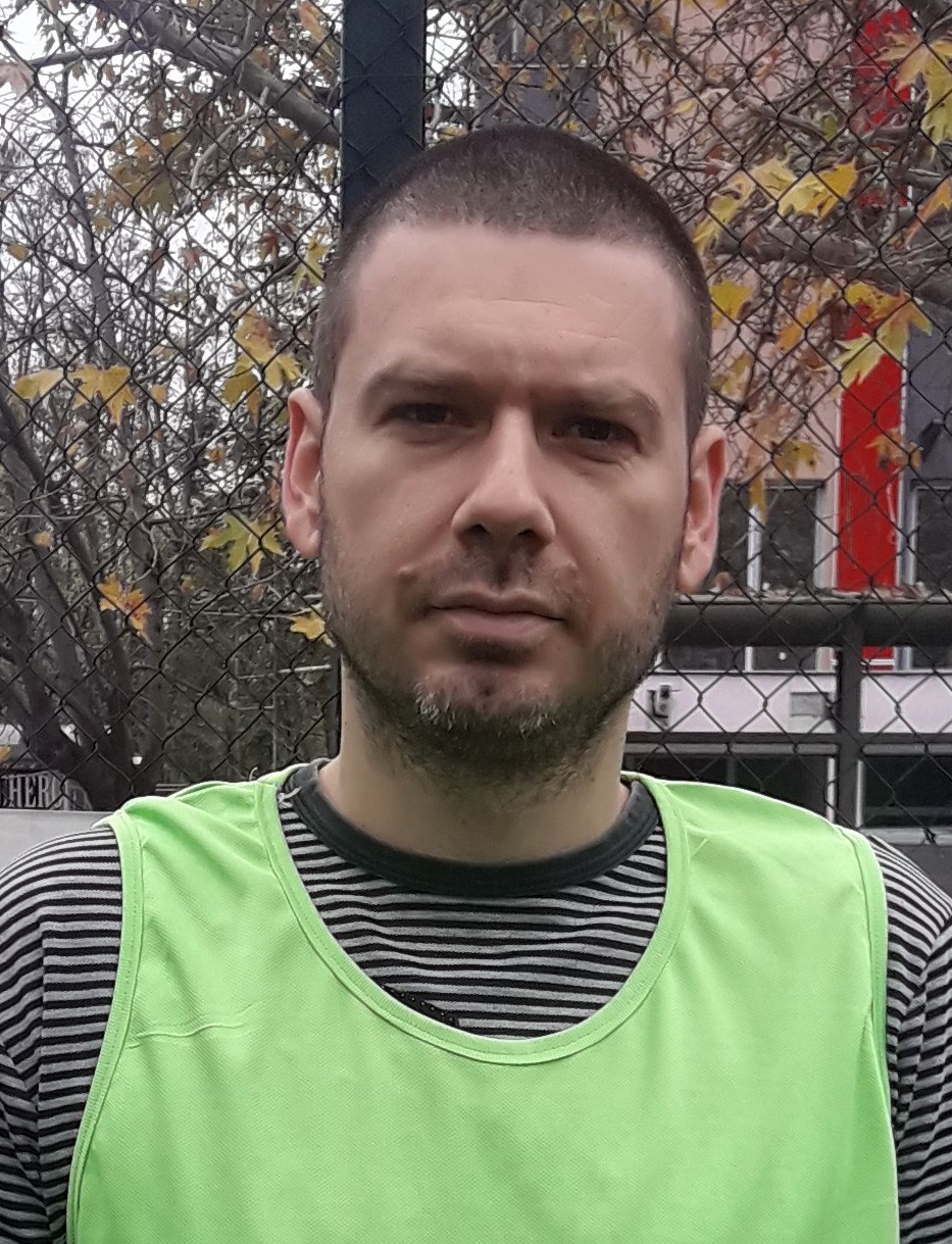 Николов
