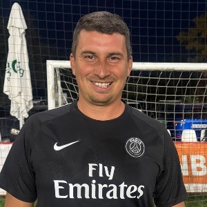 Политов