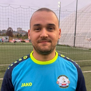 Николов